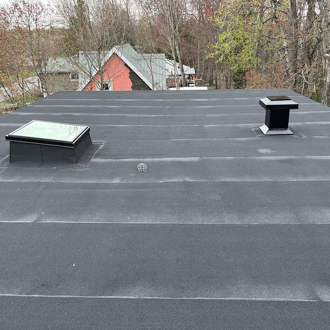 Réfection de toit plat à Laval.
